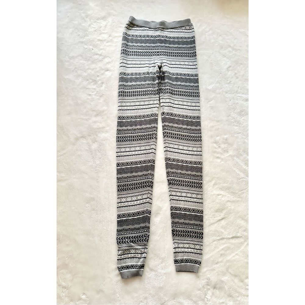 Mossimo sweater print leggings size extra small